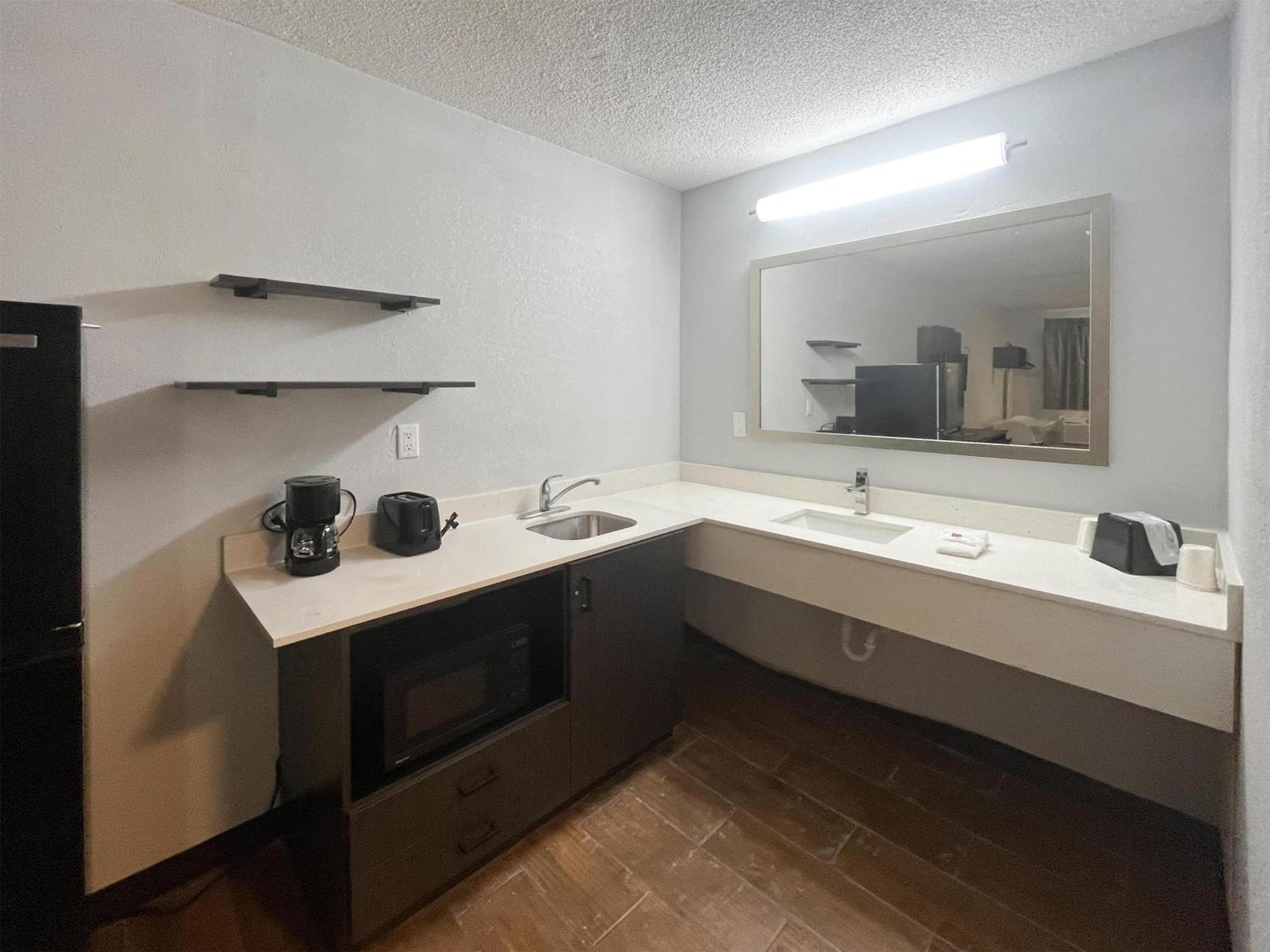 Studio 6 Suites Hurricane, Wv Extérieur photo