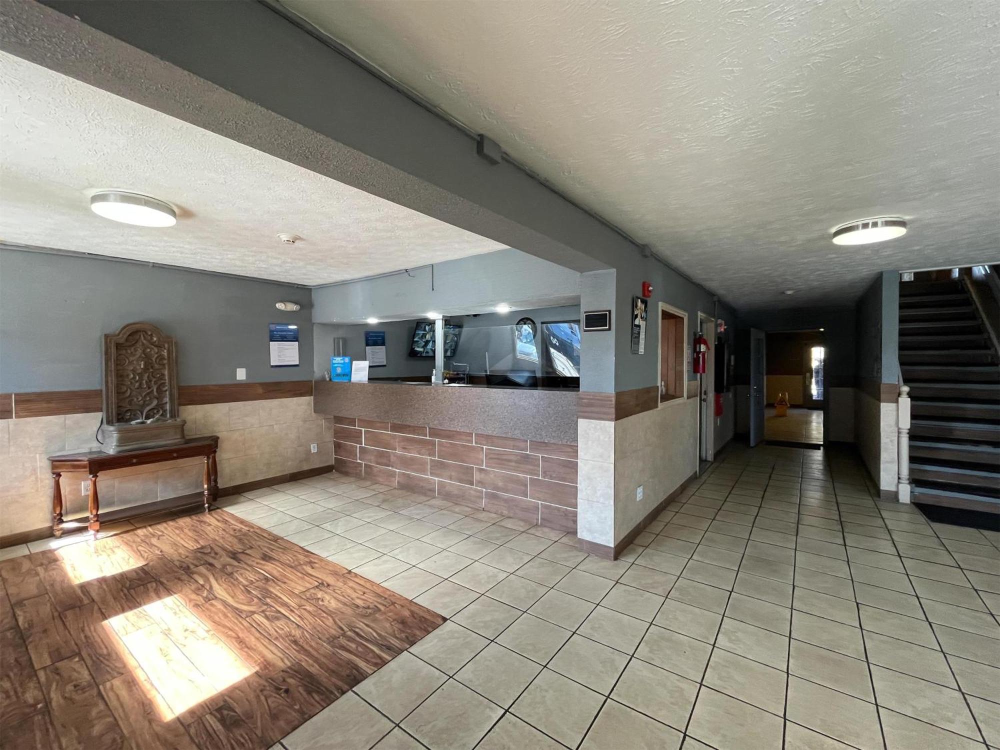 Studio 6 Suites Hurricane, Wv Extérieur photo