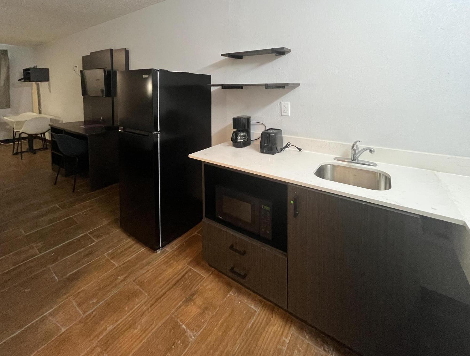 Studio 6 Suites Hurricane, Wv Extérieur photo
